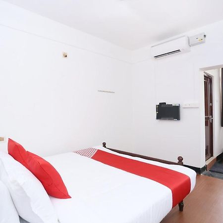 Oyo Flagship Kaveri Tourist Home กูรูวาเยอร์ ภายนอก รูปภาพ